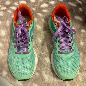 NEW BALANCE RUN DISNEY 2016 ARIEL LITTLE MERMAID Women’s SIZE 9- WORN ONCE!!